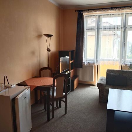 Hotel Jaro Melnik Bagian luar foto