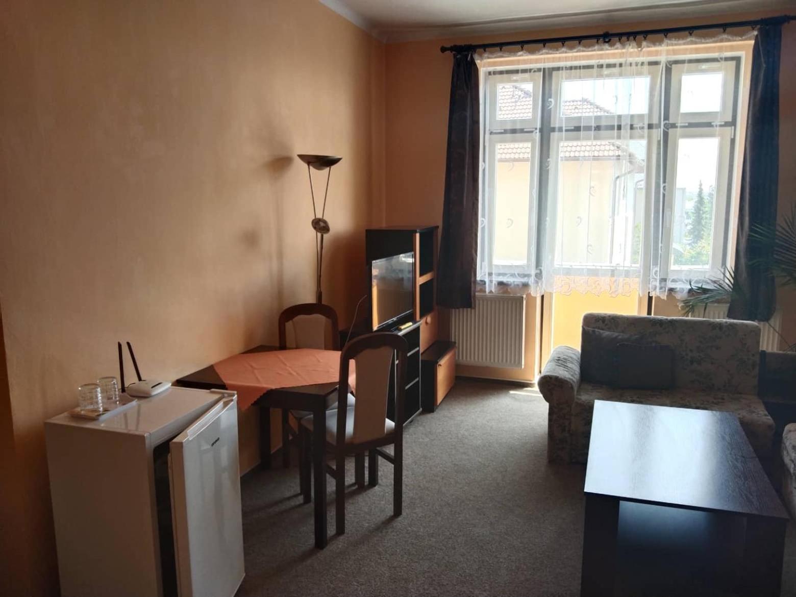 Hotel Jaro Melnik Bagian luar foto