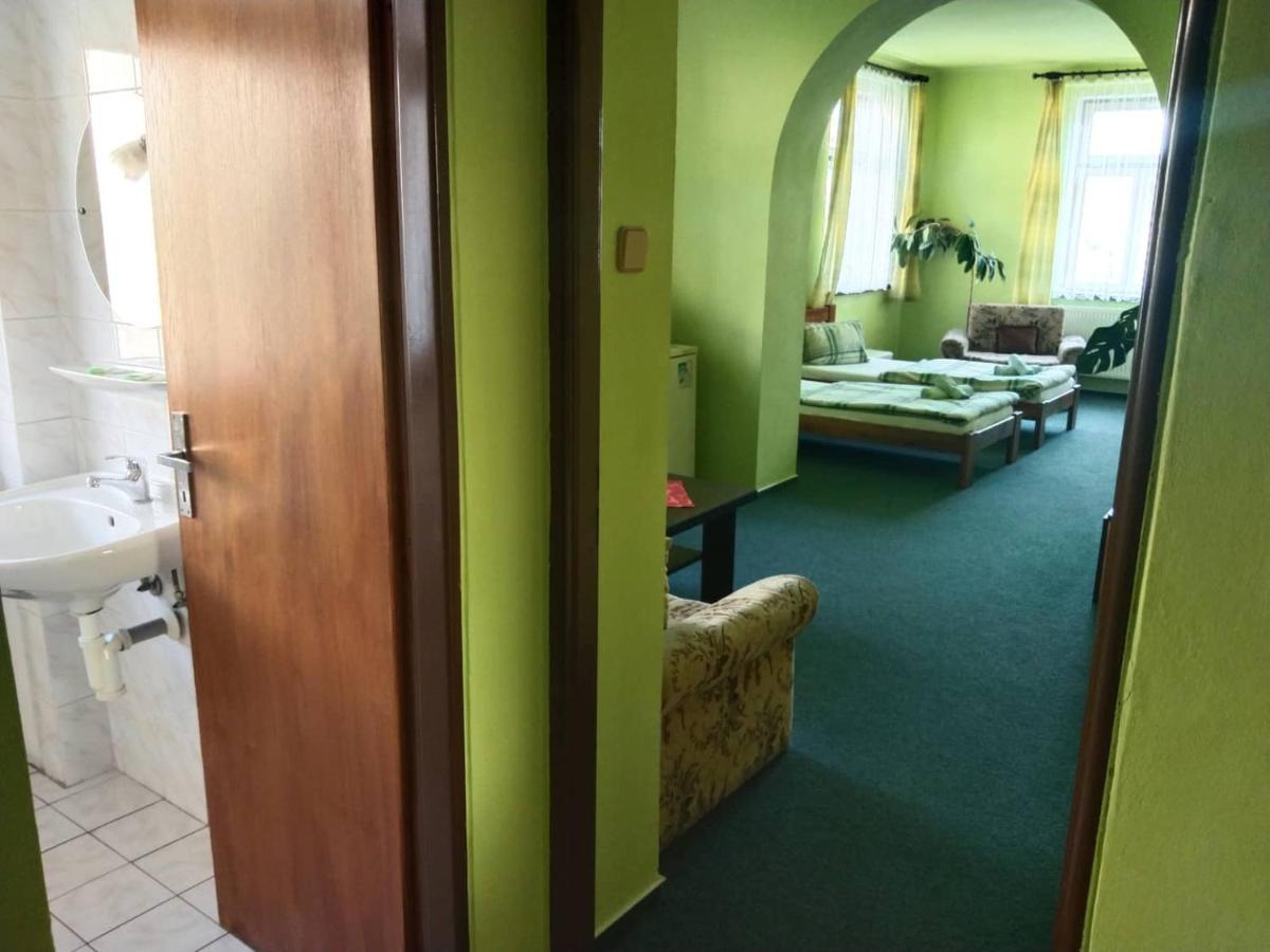 Hotel Jaro Melnik Bagian luar foto