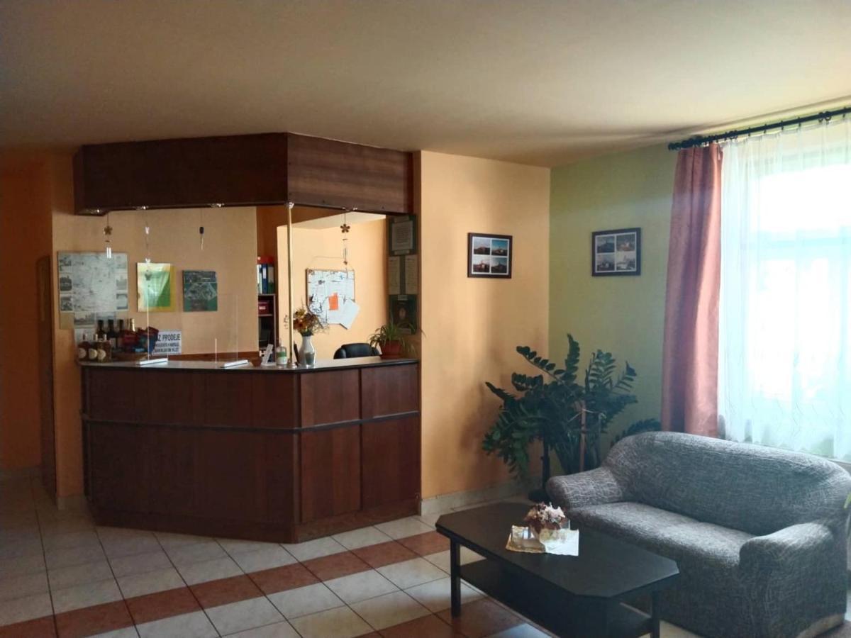 Hotel Jaro Melnik Bagian luar foto