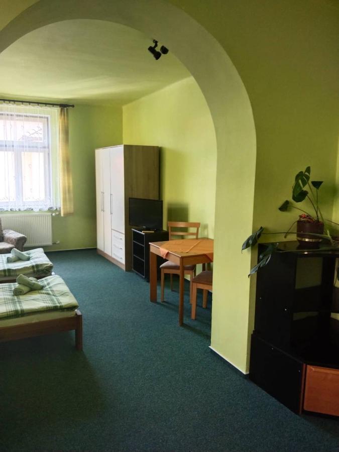 Hotel Jaro Melnik Bagian luar foto