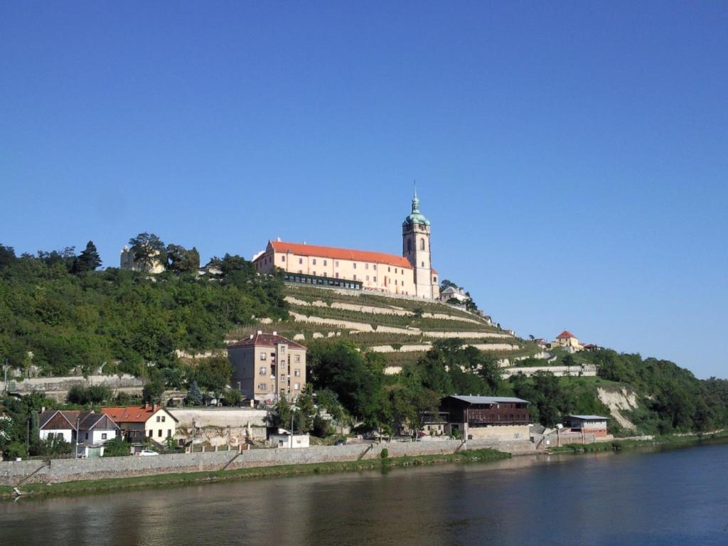 Hotel Jaro Melnik Bagian luar foto